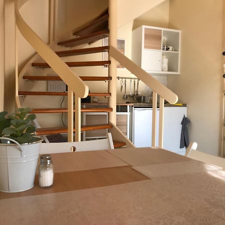 Black & White Apartments - White Eger Bagian luar foto
