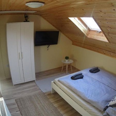 Black & White Apartments - White Eger Bagian luar foto