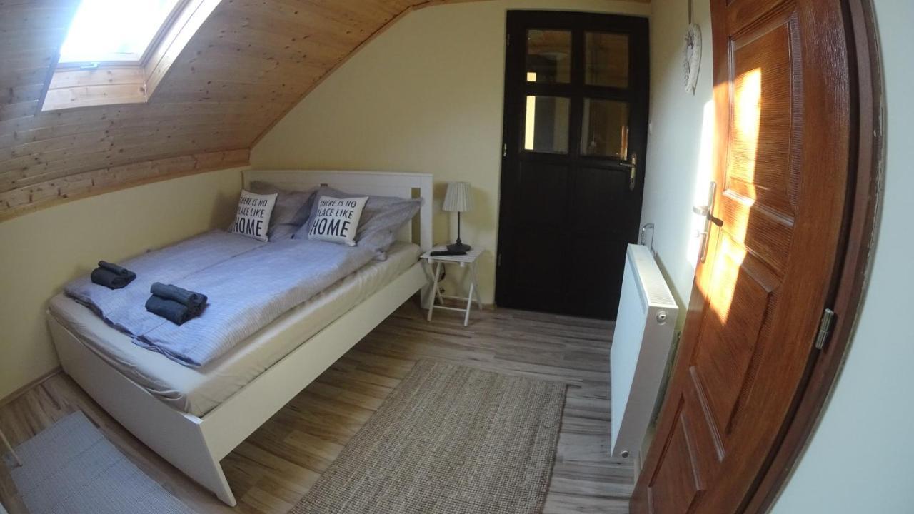 Black & White Apartments - White Eger Bagian luar foto
